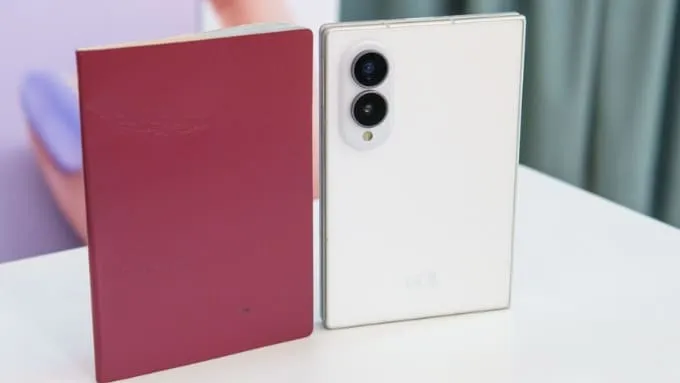 Galaxy Z Fold8 chuyển sang form