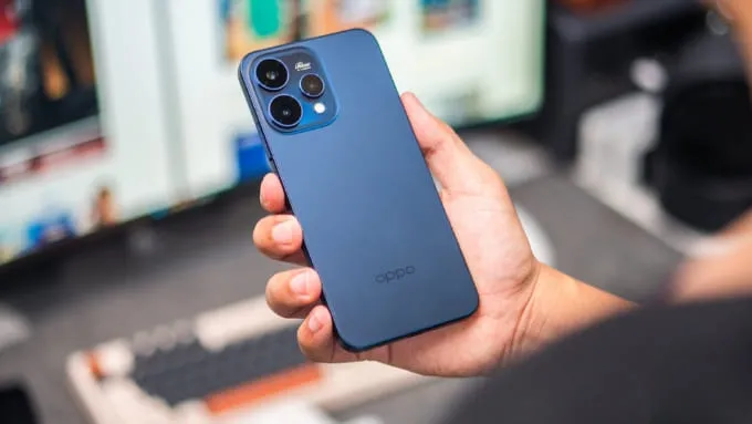 OPPO Reno15 có kích thước 158 x 74.8 x 7.8 mm