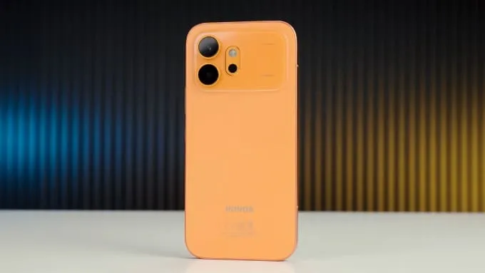 HONOR 600 sở hữu ngôn ngữ thiết kế hiện đại với thân máy nguyên khối (unibody)