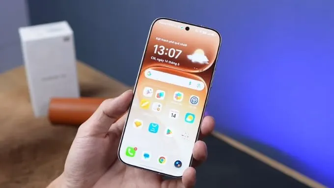 HONOR 600 sở hữu màn hình AMOLED 6.57 inch với viền mỏng