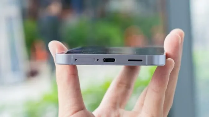Pin là điểm khác biệt khi so sánh HONOR 600 vs Samsung Galaxy S25 FE