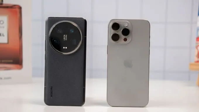 iPhone 15 Pro Max có kích thước 159.9 x 76.7 x 8.3 mm