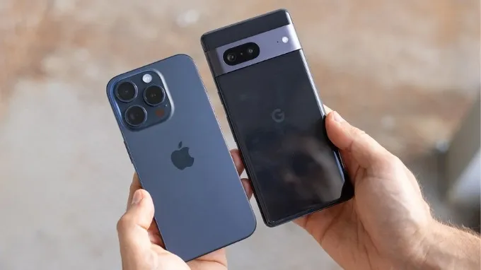 So sánh thiết kế iPhone 15 Pro và Google Pixel 7