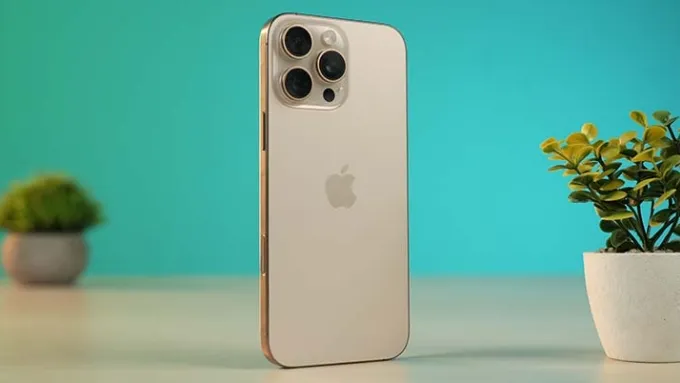 iPhone 16 Pro Max sở hữu ngoại hình cao cấp hơn với khung titan Grade 5 chuẩn hàng không vũ trụ