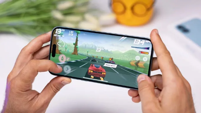 So sánh iPhone 16 Plus và iPhone 16e về hiệu năng 