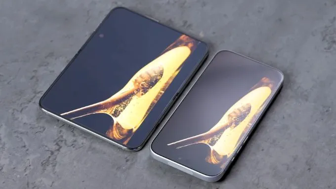 Màn hình trong của iPhone Duo nhám hơn so với iPhone 18 Pro Max