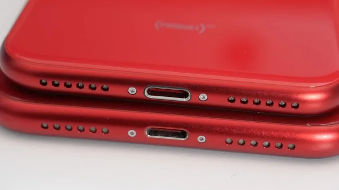 So sánh iPhone SE 2020 vs iPhone XR về độ hoàn thiện