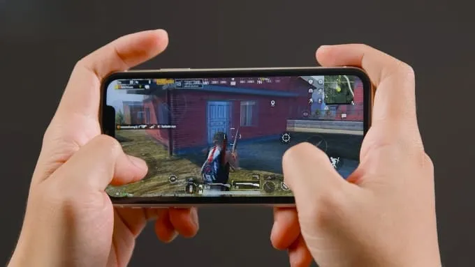 So sánh iPhone Xs Max và iPhone 11 về hiệu năng