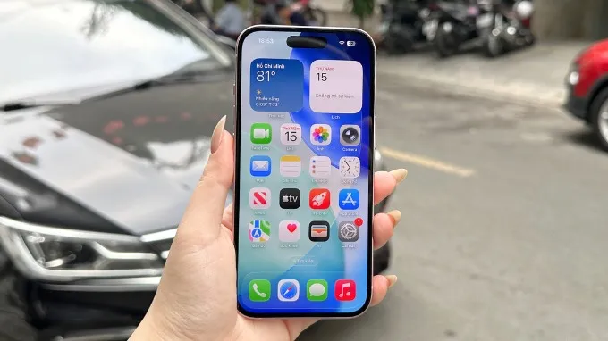 iPhone 15 có thể đạt tối đa khoảng 2.000 nit ngoài trời