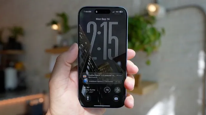 Màn hình Super Retina XDR OLED 6.3 inch trên iPhone 18 Pro hiển thị cực kỳ mịn