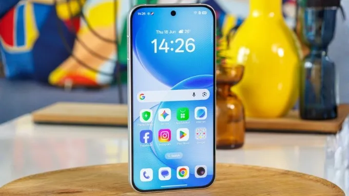 OPPO Reno16 sở hữu màn hình AMOLED 6.32 inch