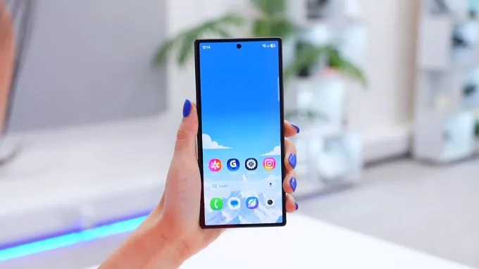 Galaxy Z Fold8 Ultra duy trì hai tỷ lệ màn hình khác biệt: 10:16 cho màn hình ngoài
