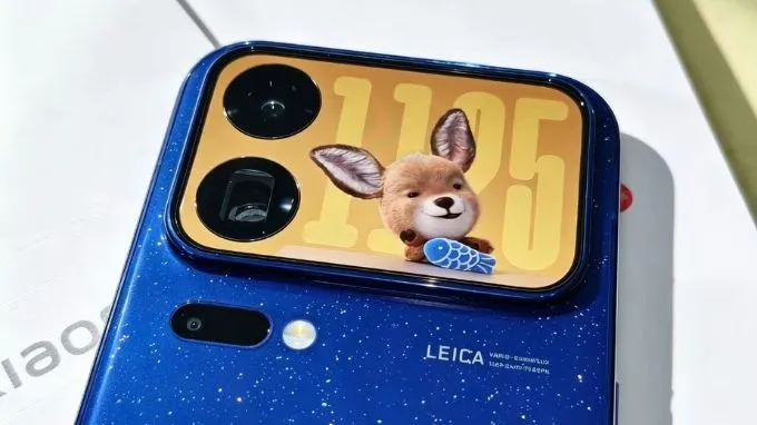 Xiaomi 18 Pro Max vẫn ấn tượng hơn với màn hình phụ 2.9 inch