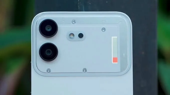So sánh Nothing Phone (4b) vs Xiaomi 17T về camera