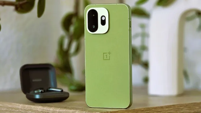 OnePlus 15T sở hữu kích thước 150.6 x 71.8 x 8.4 mm