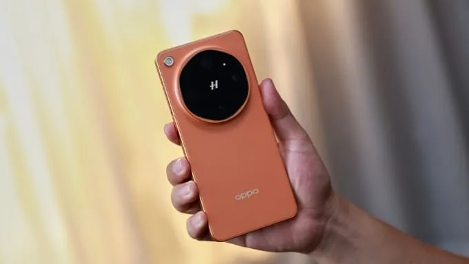 OPPO Find X9 Ultra tiếp tục theo đuổi phong cách thiết kế cao cấp quen thuộc