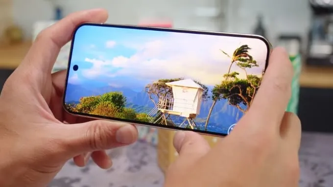Google Pixel 10 Pro XL sử dụng màn hình LTPO OLED 6.8 inch