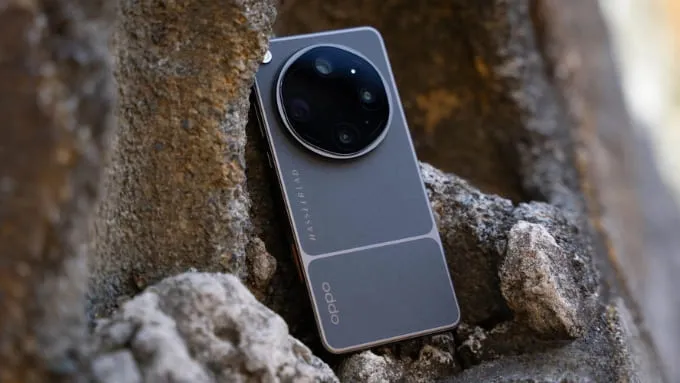 OPPO Find X9 Ultra theo đuổi ngôn ngữ thiết kế hoài cổ lấy cảm hứng từ máy ảnh Hasselblad