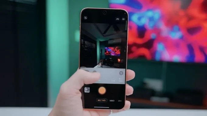 OPPO Find X9s được trang bị cụm 3 camera sau 50MP