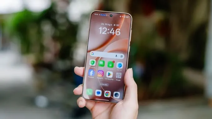 OPPO Find X9s được trang bị tấm nền AMOLED 6.59 inch