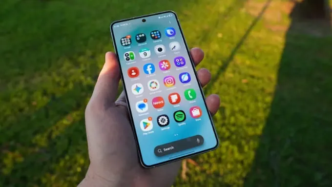 Galaxy S26 sử dụng tấm nền Dynamic AMOLED 2X kích thước 6.3 inch
