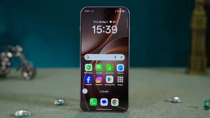 OPPO Find X9s được trang bị màn hình AMOLED kích thước 6.59 inch