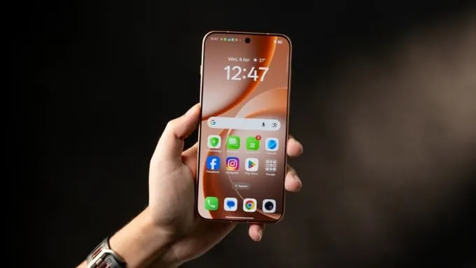 Oppo Find X9s được trang tấm nền AMOLED kích thước 6.59 inch