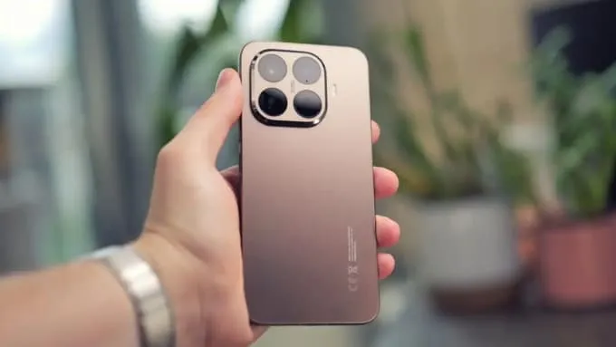 Xiaomi 15T Pro có kích thước lớn hơn