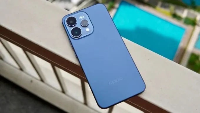 OPPO Reno15 ghi điểm với thân máy mỏng nhẹ