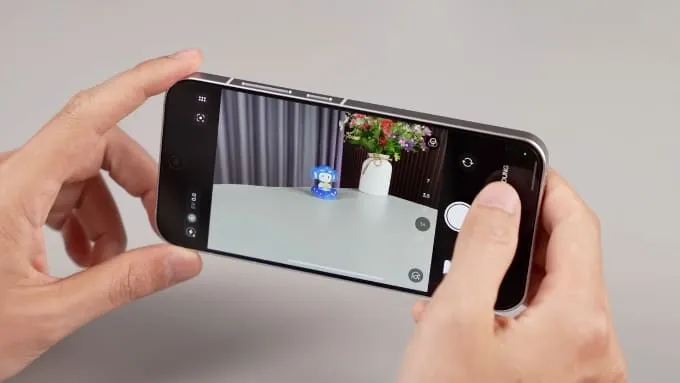 So sánh OPPO Reno16 Pro vs OPPO Reno15 Pro về camera cho thấy cấu hình phần cứng gần như tương đương