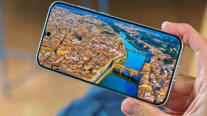 OPPO Reno16 trang bị tấm nền AMOLED phẳng 6.32 inch