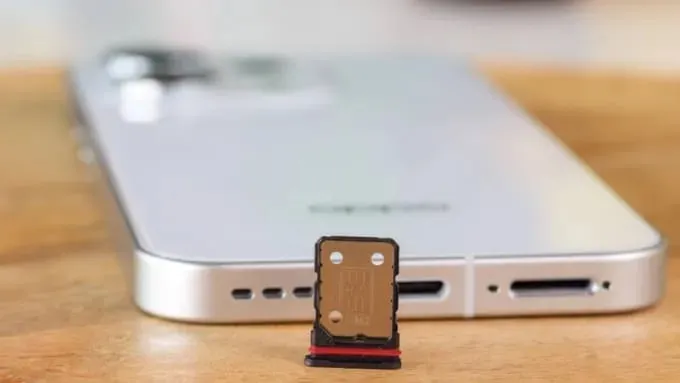 So sánh OPPO Reno16 vs OnePlus 15 về pin