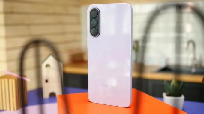 Galaxy A27 sở hữu ngôn ngữ thiết kế mỏng nhẹ, hiện đại