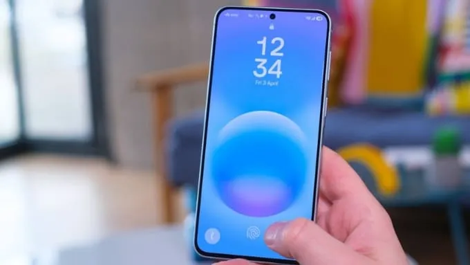 Cả 2 máy đều trang bị màn hình 6.7 inch