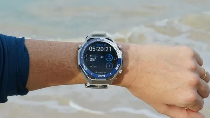 Huawei Watch Ultimate 2 sở hữu thiết kế bát giác lấy cảm hứng từ đồng hồ lặn cao cấp