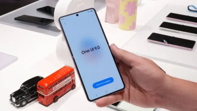 So sánh Samsung Galaxy Z Flip8 vs iPhone 17 về hiệu năng 