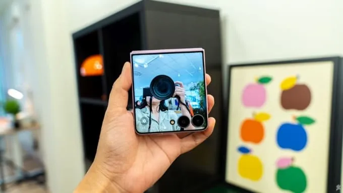 So sánh Samsung Galaxy Z Fold8 Ultra vs iPhone 17 Pro Max về camera