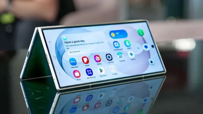 So sánh Samsung Galaxy Z Fold8 Ultra vs iPhone 17 Pro Max về hiệu năng 