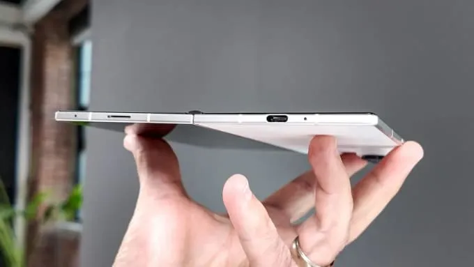 So sánh Samsung Galaxy Z Fold8 Ultra vs iPhone 17 Pro Max về pin