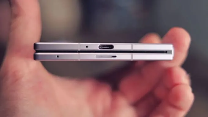 So sánh Samsung Galaxy Z Fold8 và Sony Xperia 1 VIII về pin