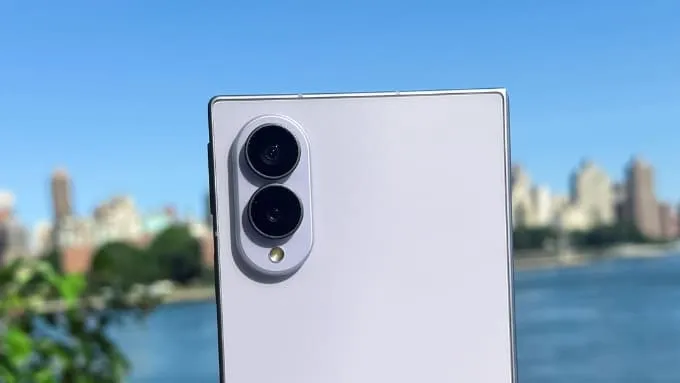 So sánh Samsung Galaxy Z Fold8 vs Galaxy S25 Ultra về camera