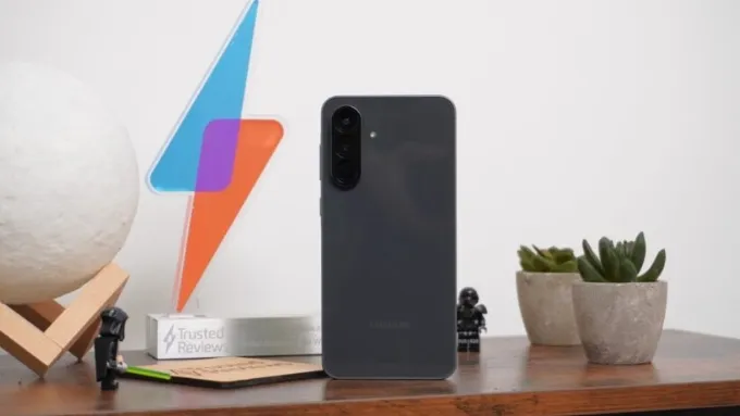 Samsung Galaxy A56 mang đến diện mạo hiện đại và cao cấp hơn với thiết kế phẳng