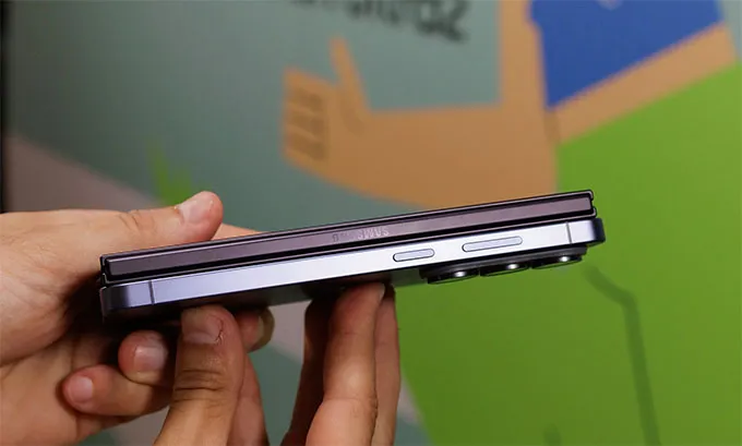 Chi tiết so sánh Galaxy Z Fold8 Ultra vs Galaxy S26 Ultra