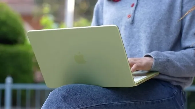MacBook Neo phù hợp hơn với người ưu tiên thiết kế trẻ trung