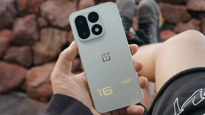 Thiết kế tổng thể của OnePlus 16 thiên về sự cứng cáp