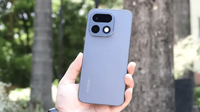 realme 16 Pro 5G mang đến một vóc dáng bề thế và cao cấp hơn