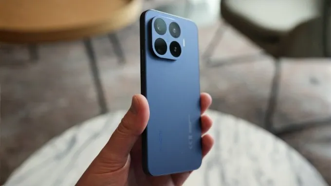 Xiaomi 17T Pro sở hữu thân máy lớn hơn với màn hình 6.83 inch
