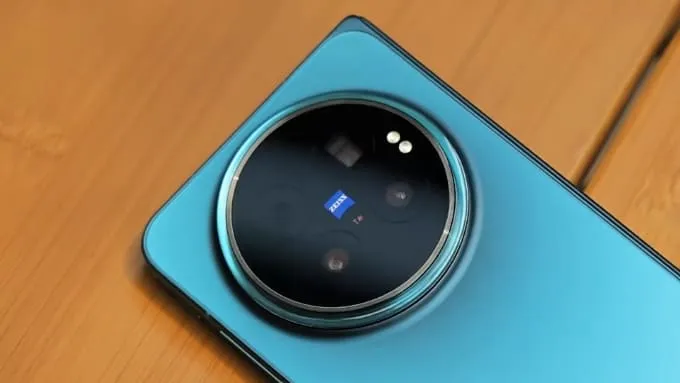 So sánh Vivo X Fold 6 vs Samsung Galaxy Z Fold 7 về camera