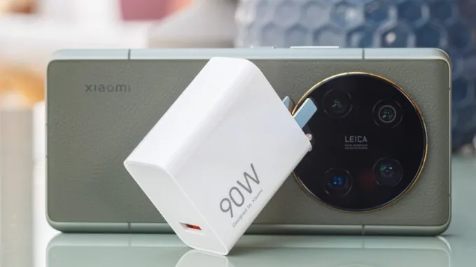 So sánh Xiaomi 13 Ultra và Galaxy S23 Ultra về pin và sạc
