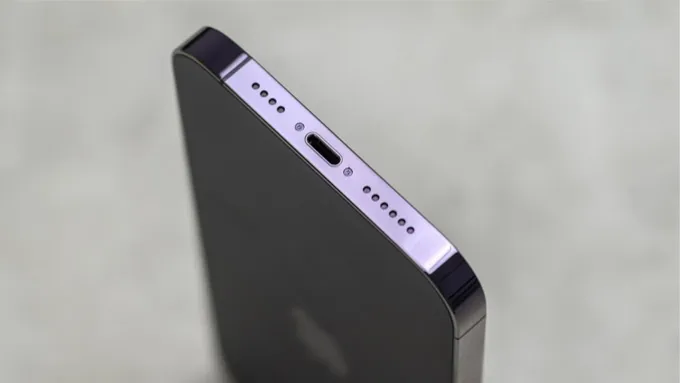 So sánh Xiaomi 13 Ultra và iPhone 14 Pro Max về pin